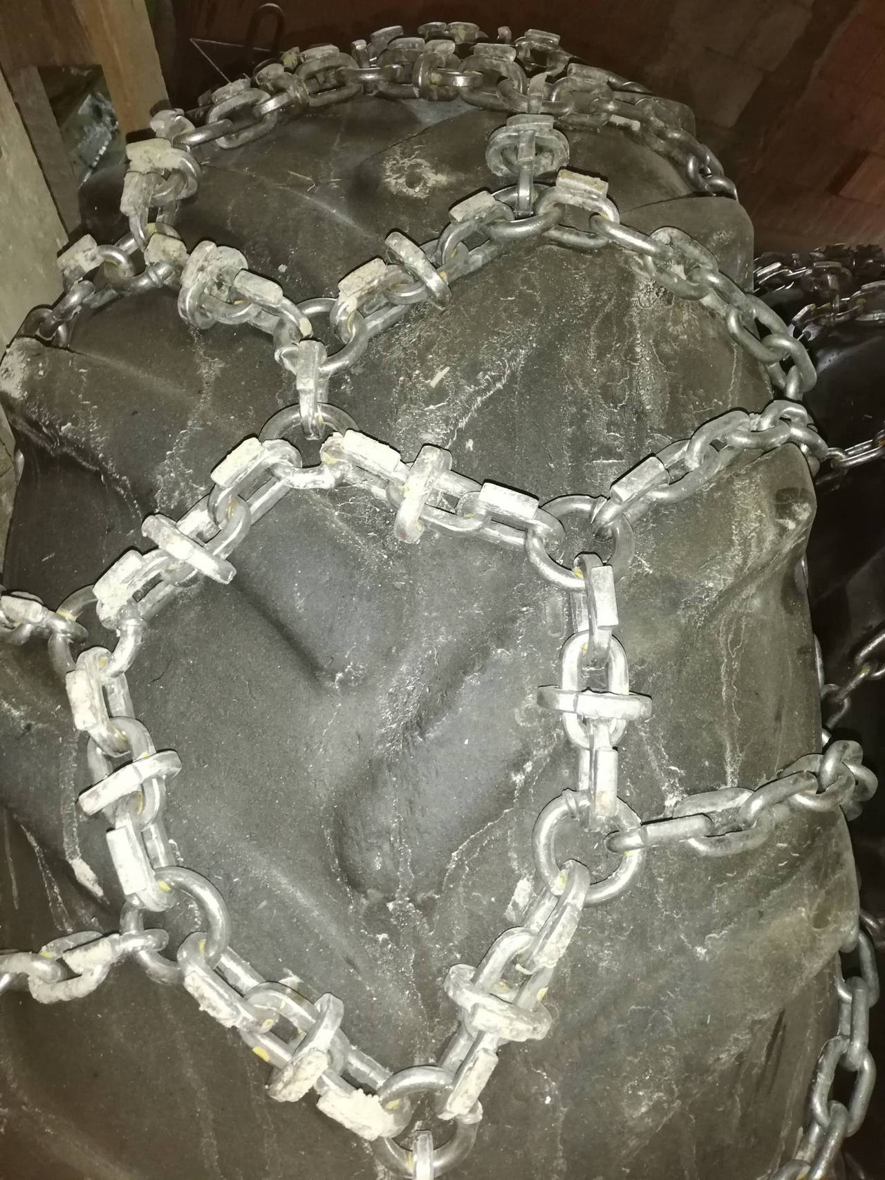 Schneeketten mit extra Verschleißstege 2