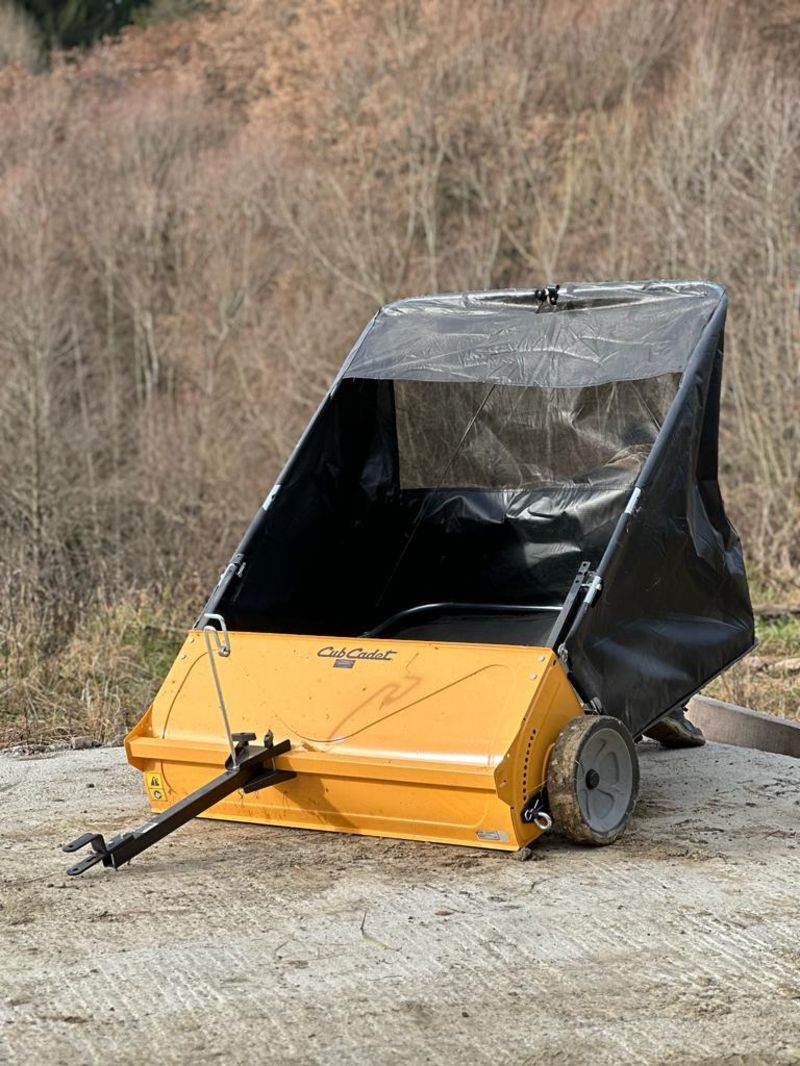 Rasenmähertraktor Cub Cadet XT3 QS 137 inkl. umfassendem Zubehör