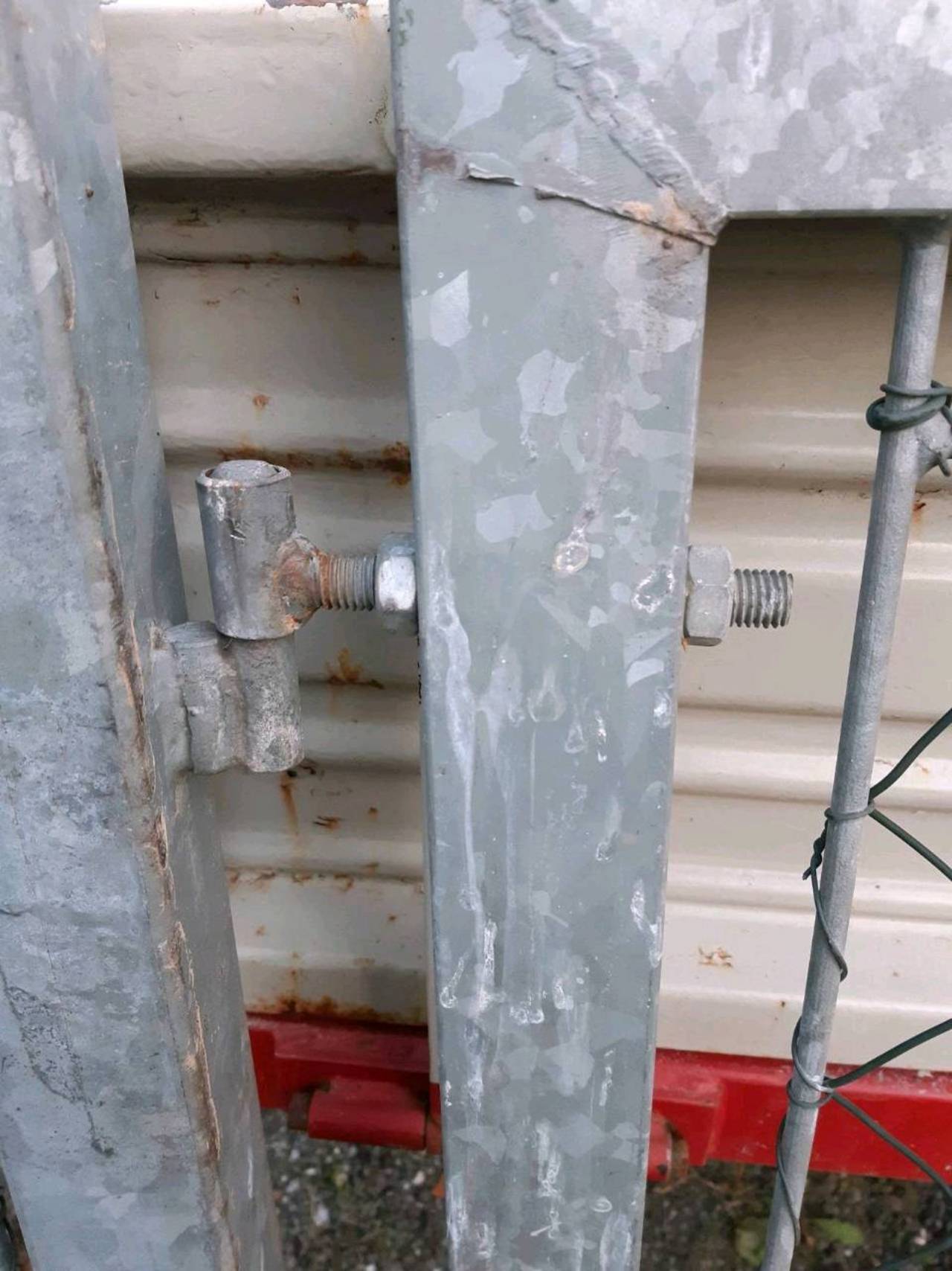 Tore / Garagentore: Verzinktes Tor gebraucht kaufen - Landwirt.com