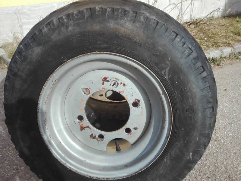 Reifen 10.0/75-15.3 2