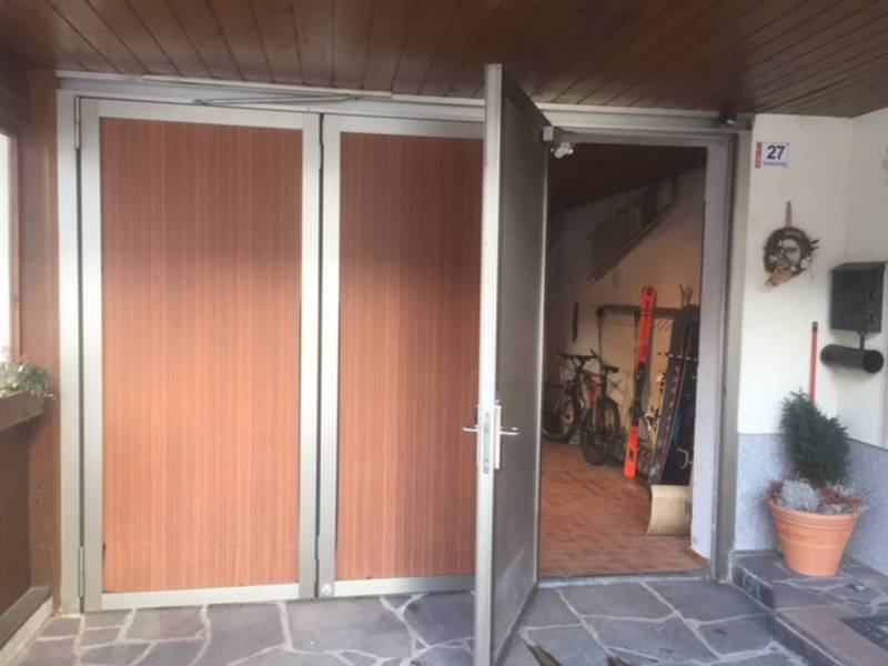 Garagentor / Falttor 3flügelig mit Gehtür