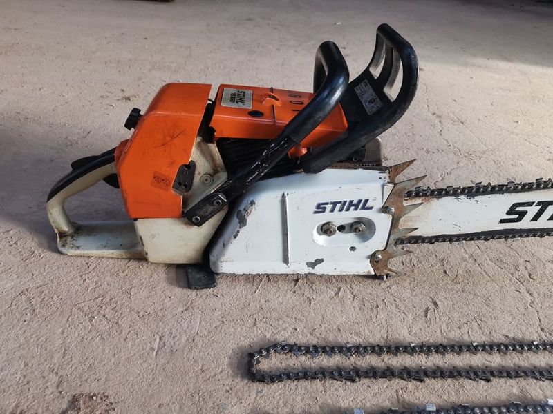Brennholz/Scheitholz Stihl MS 880 Kettensäge 80cm Schwert8,7 PS 121