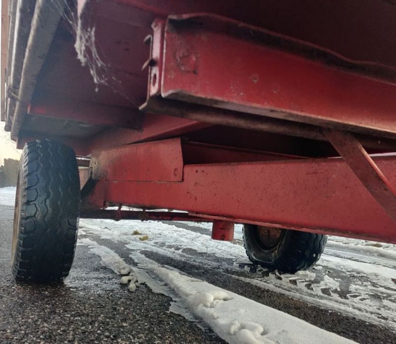 3-Seiten-Kipper mit Bordwänden 2