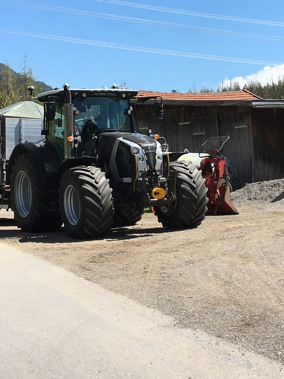 CLAAS ARION 550 Cmatic 3