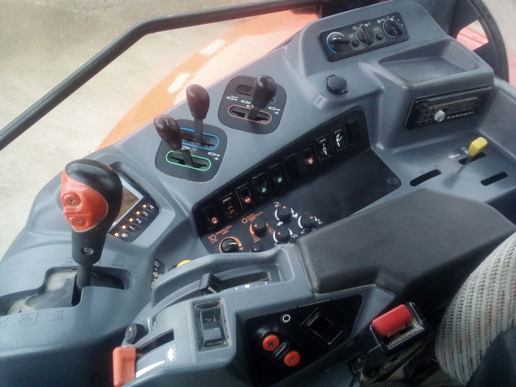 Kubota M135GX 3