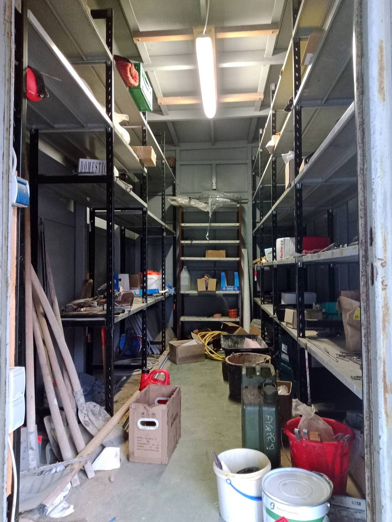 Sonstige: Baustellencontainer mit Regalen gebraucht kaufen - Landwirt.com