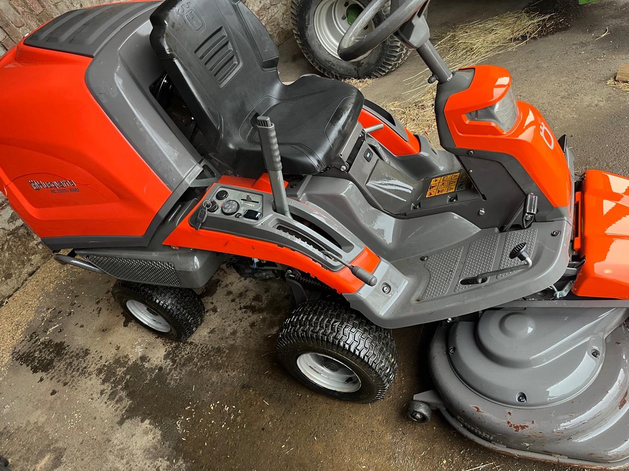Rasenmähertraktor Husqvarna Rider 320TS AWD gebraucht kaufen