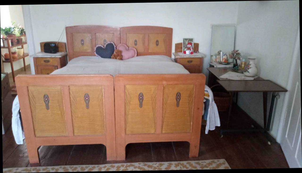 Gebrauchte Möbel Doppelzimmer mit Kleiderschrank kaufen