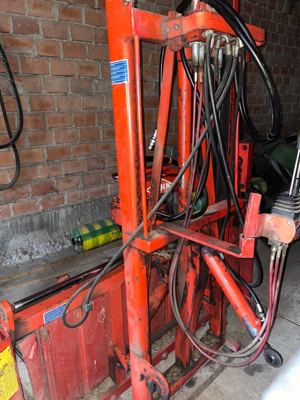 Kuhn Siloblockschneider 3