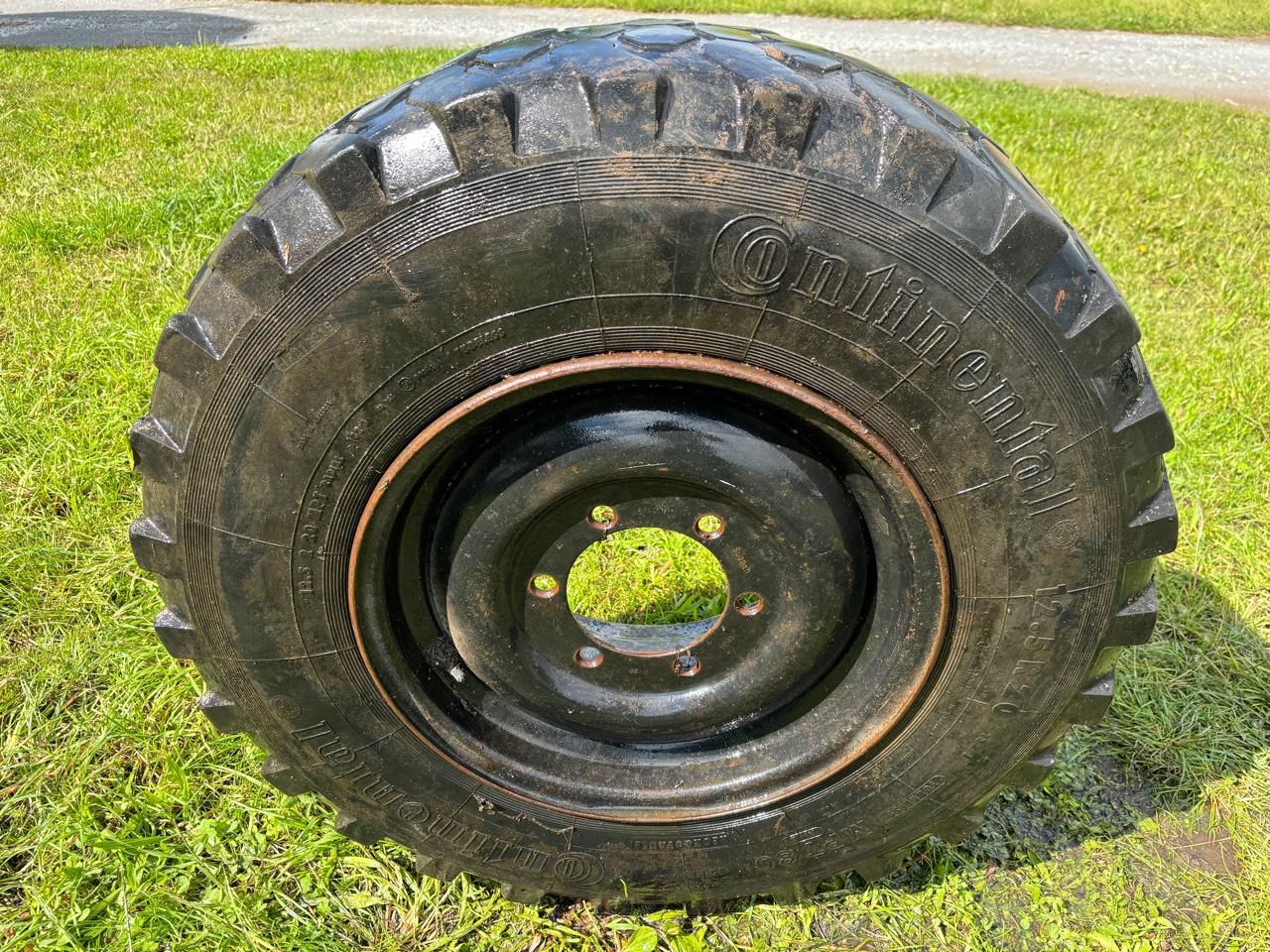 Unimog Reifen 12.5 R 20 1