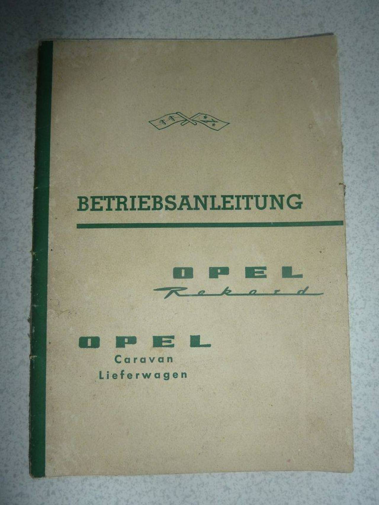 Typenschein, Betriebsanleitung, Ersatzteillisten 1