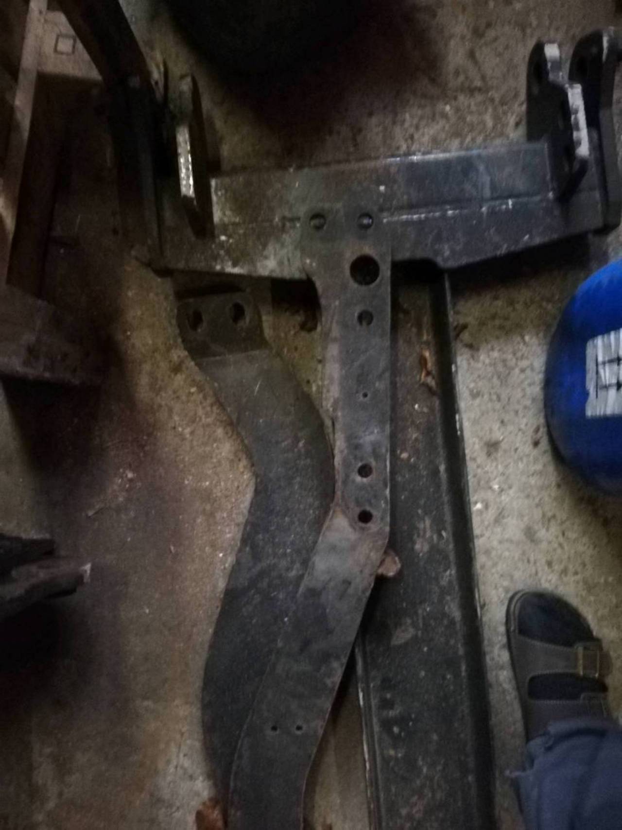 Anbauplatte Steyr mit Unterzug 2