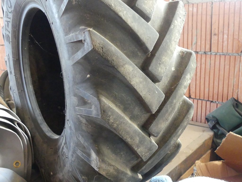 Reifen 295/80-15,3, Reifenspreizer 2