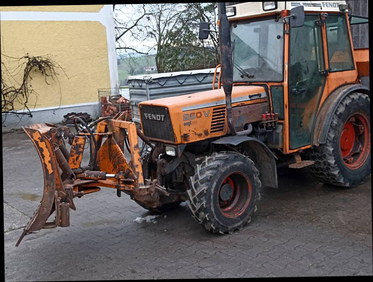fendt-fendt-260-v-mit-vielen-anbauger-ten-gebraucht-kaufen-landwirt