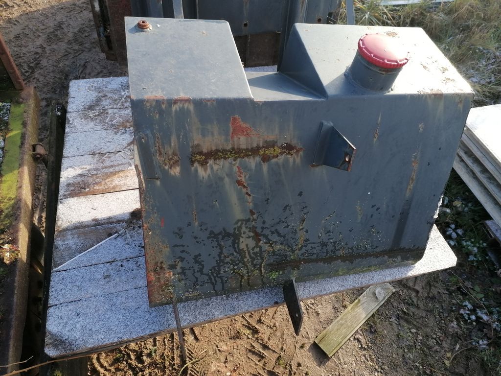 Dieselseitentank für Steyr 8150, 8165 2