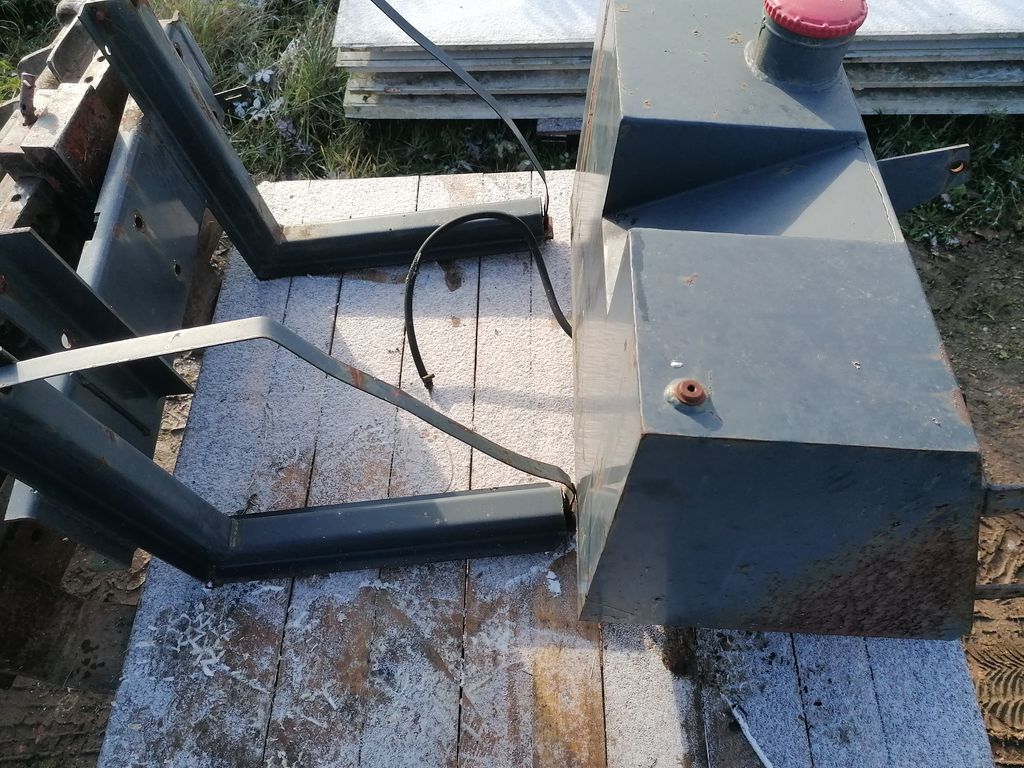 Dieselseitentank für Steyr 8150, 8165 1