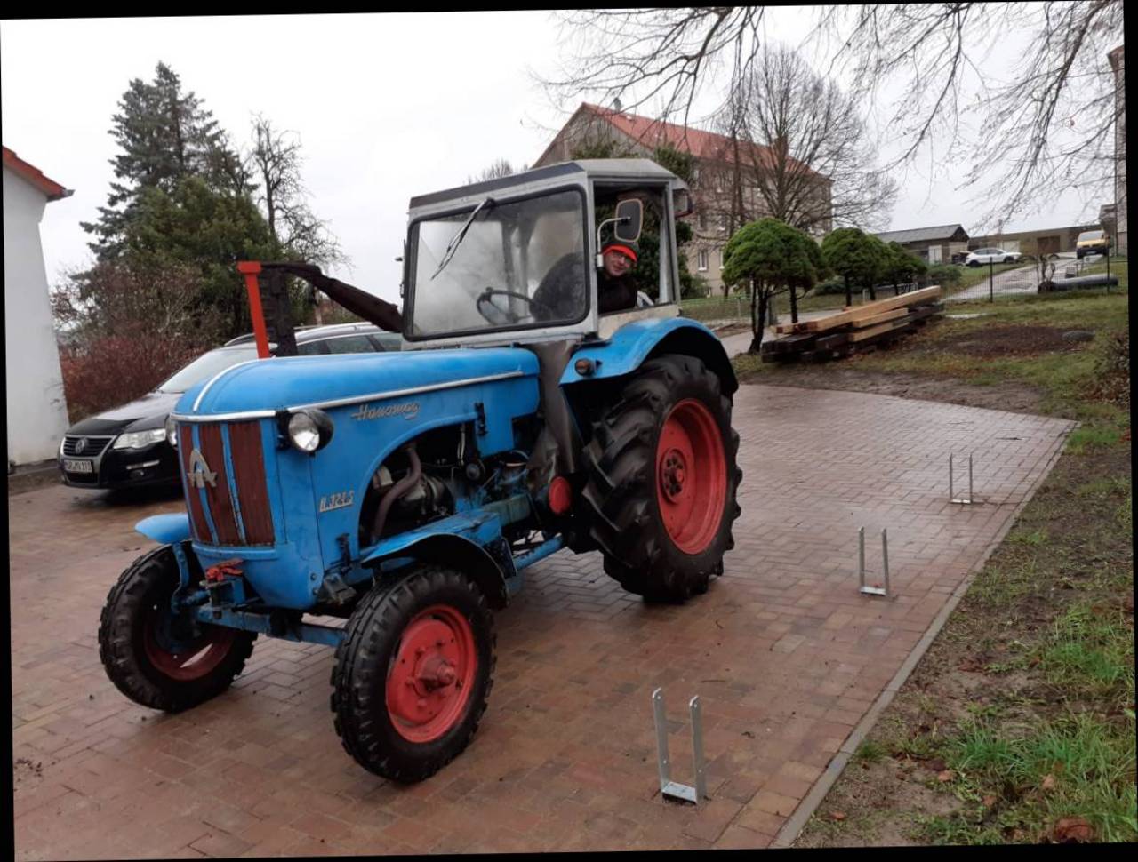 Oldtimer: Hanomag R324S Mähbalken Traktor Oldtimer gebraucht