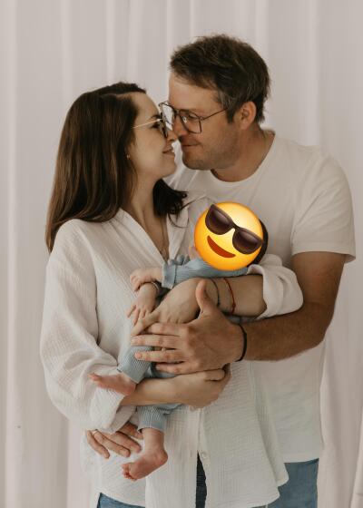 F ..