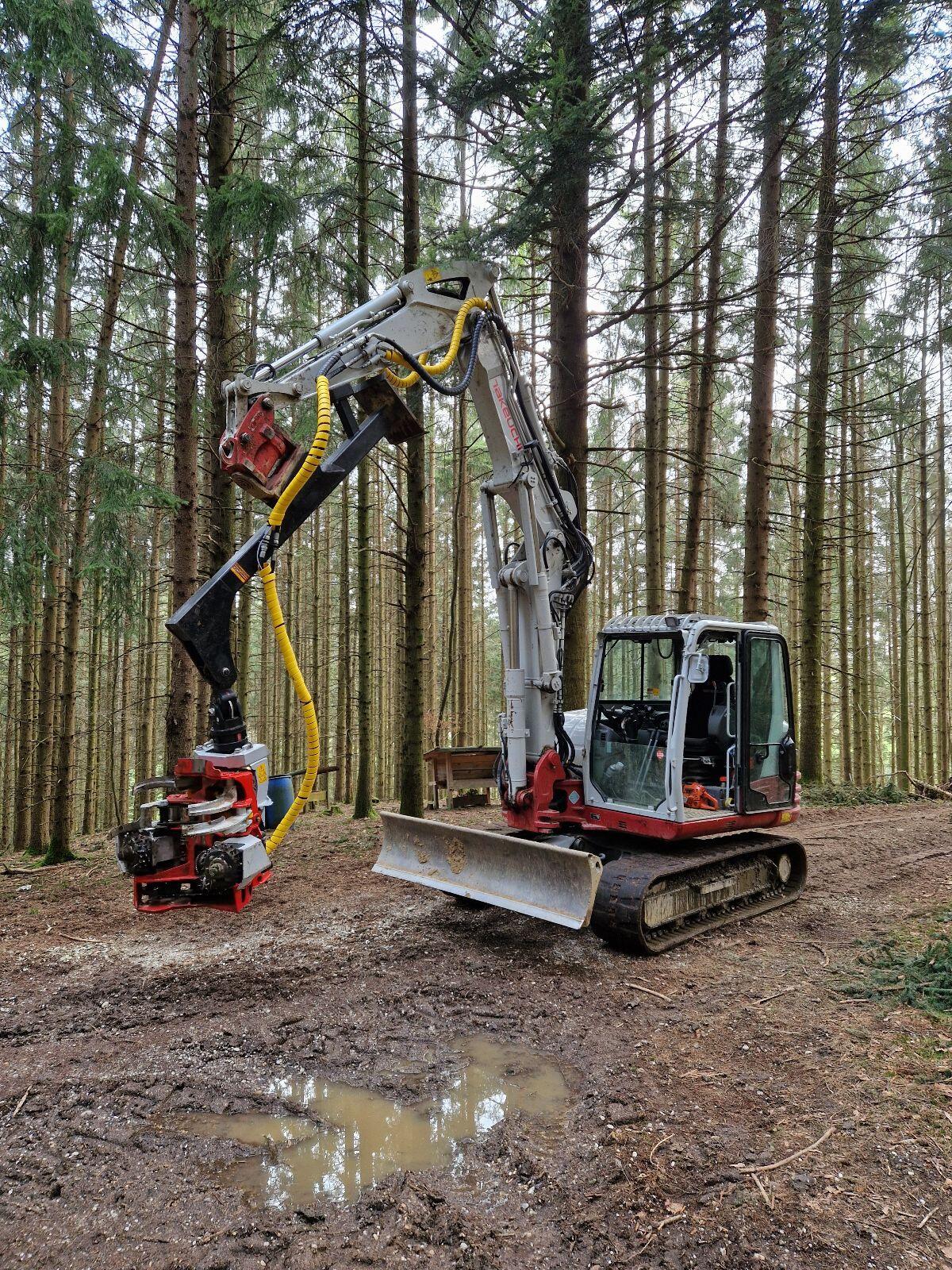 Takeuchi TB290-2 mit Nisula Harvester 425H 3