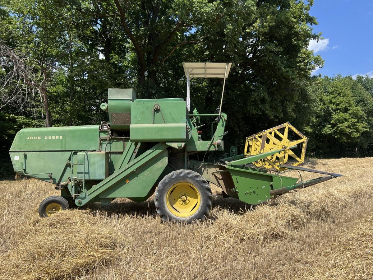 John Deere Mähdrescher 330 3