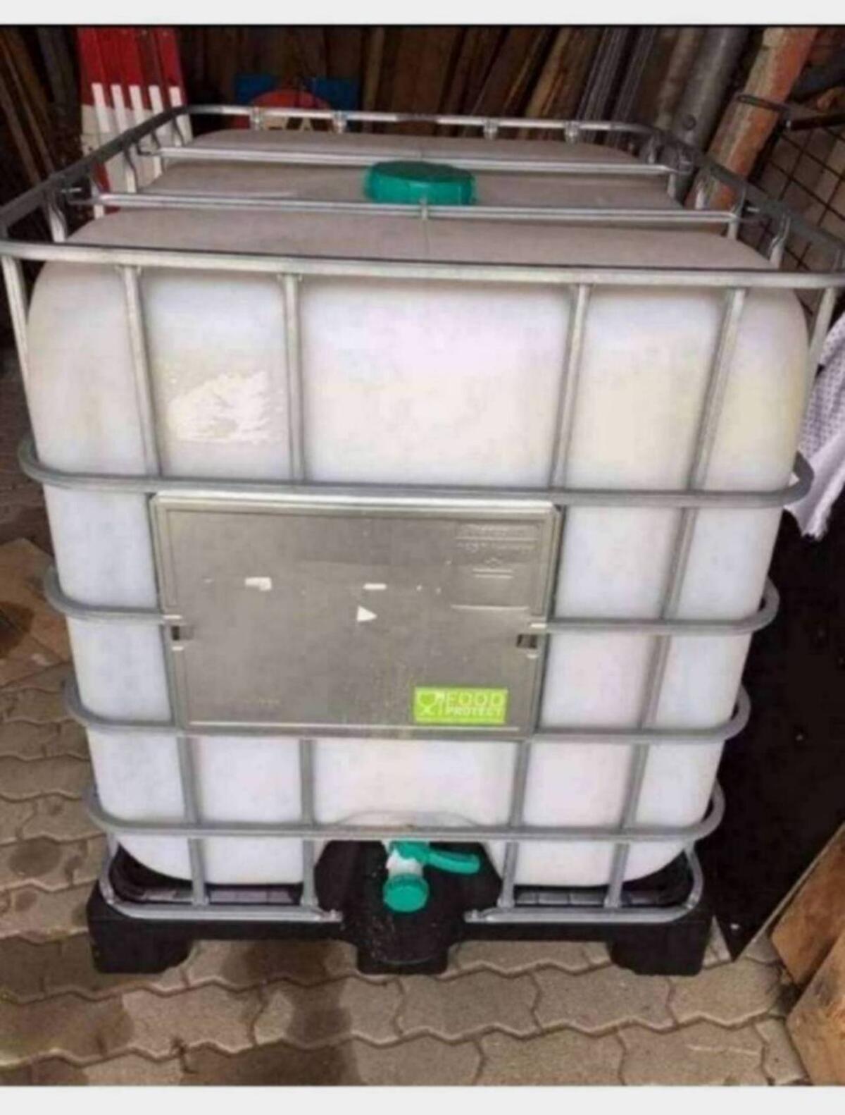Mehrere Stk. IBC Container 1.000 l lebensmittelecht 1