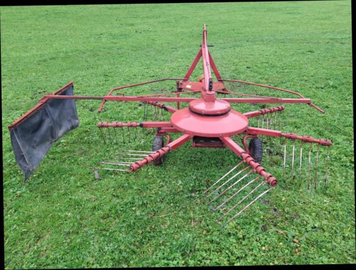Pöttinger Schwadkreisel SK245 3