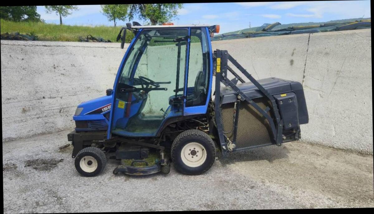 ISEKI SXG 19 Kommunaltraktor mit Winterdienst-Ausrüstung 2