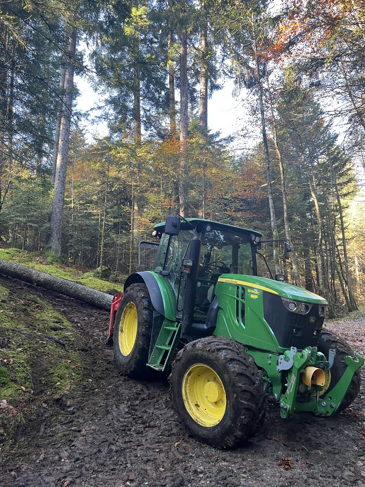 John Deere 6090 RC 2