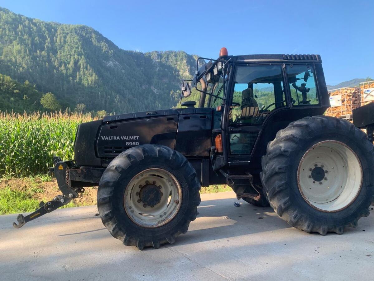Forsttraktor Valtra Valmet 8950 3