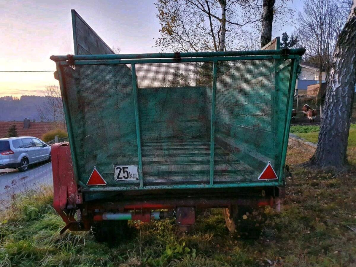 Abschiebewagen mit hydraulischem Kratzboden 3