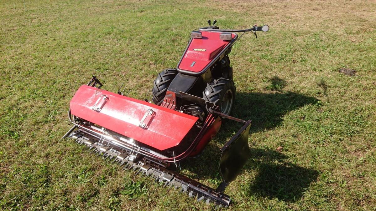 Aebi AM 42 mit Eingraser 1