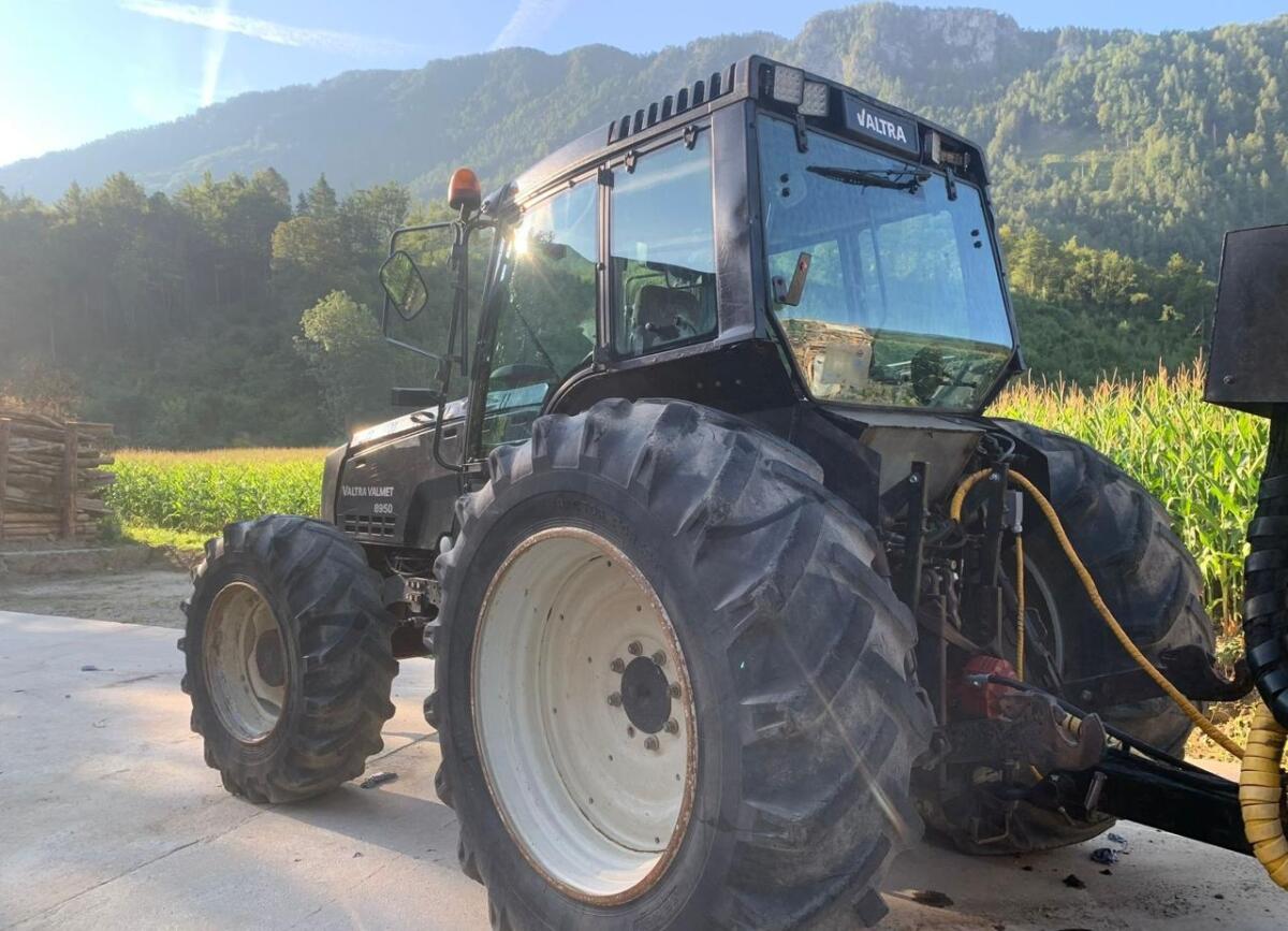 Forsttraktor Valtra Valmet 8950 2