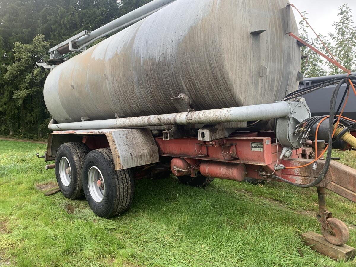 Güllezubringer Zubringer Güllefass 16.000 l 1