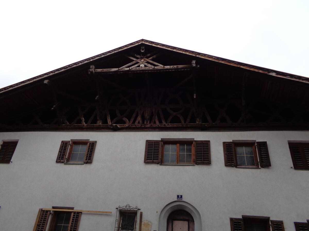 Verkaufe Grundstück mit Bauernhaus 2