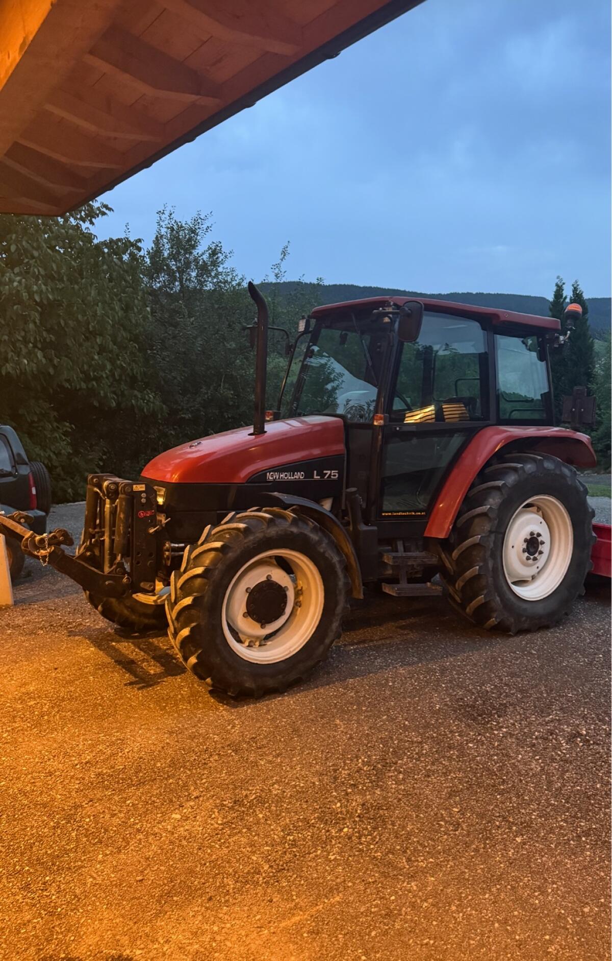 New Holland L75 2