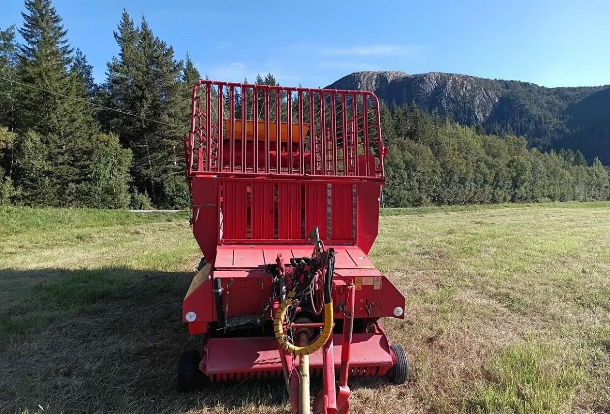Pöttinger Ernteboss II 2