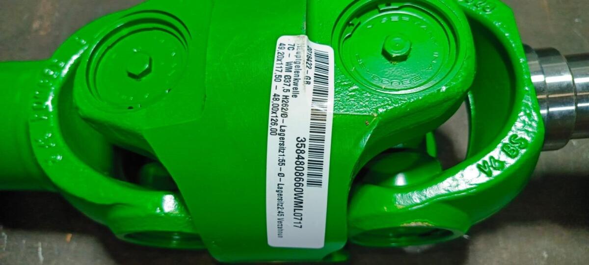 Kardanwelle vom Traktor John Deere 8R310 1