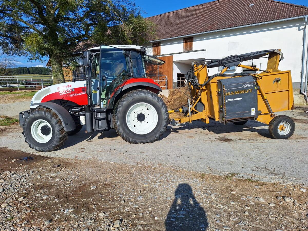 Silokamm Mammut 4000 Ausbringung links und rechts 1