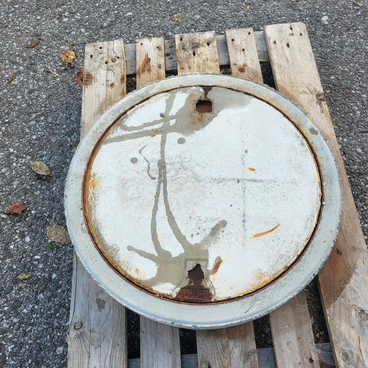 Beton-Schachtring mit Deckel 2