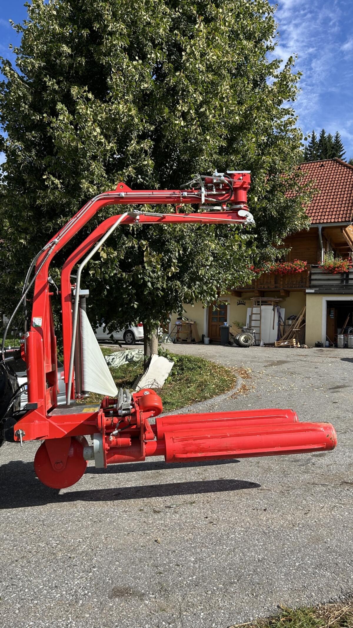 Neuwertiger Rundballenwickler Enria 2