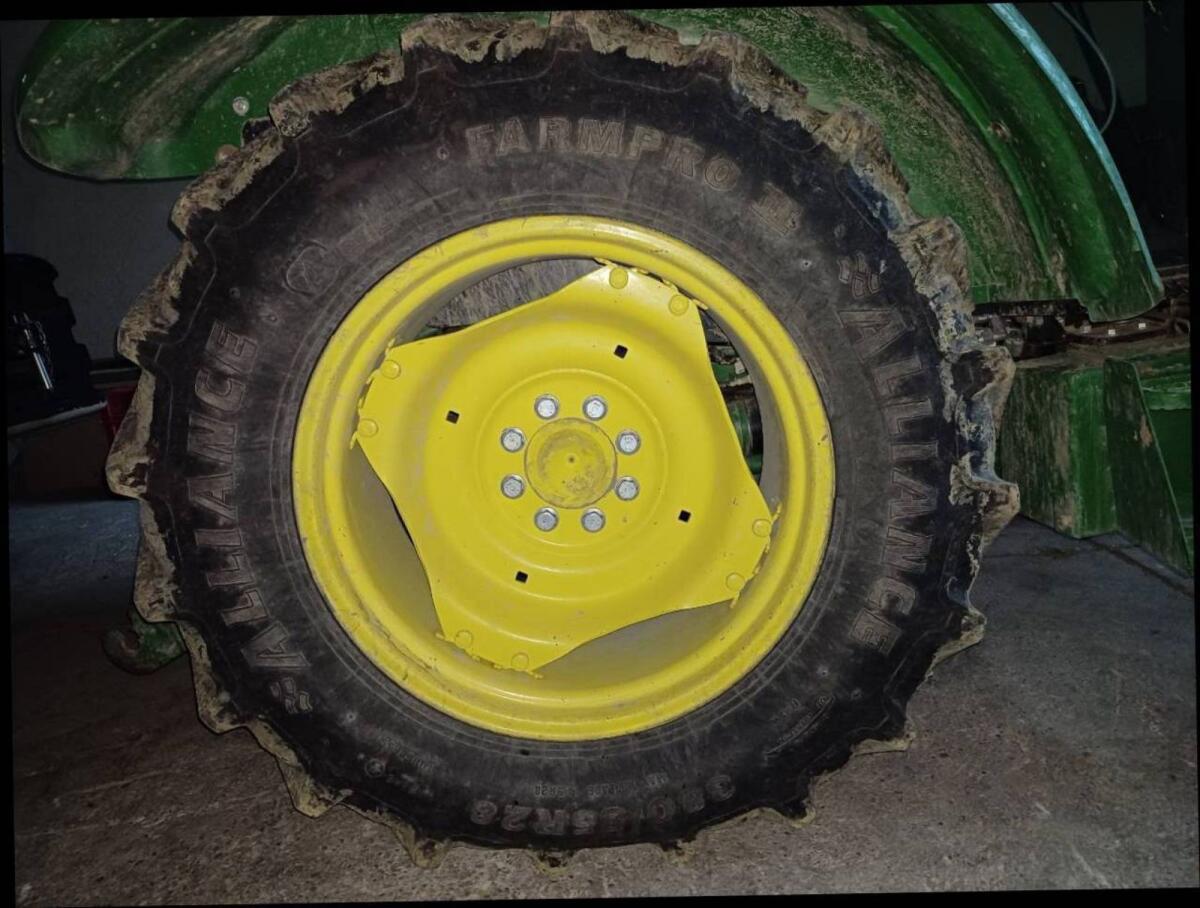 Kompletträder 380/85R28, 320/85R20 2