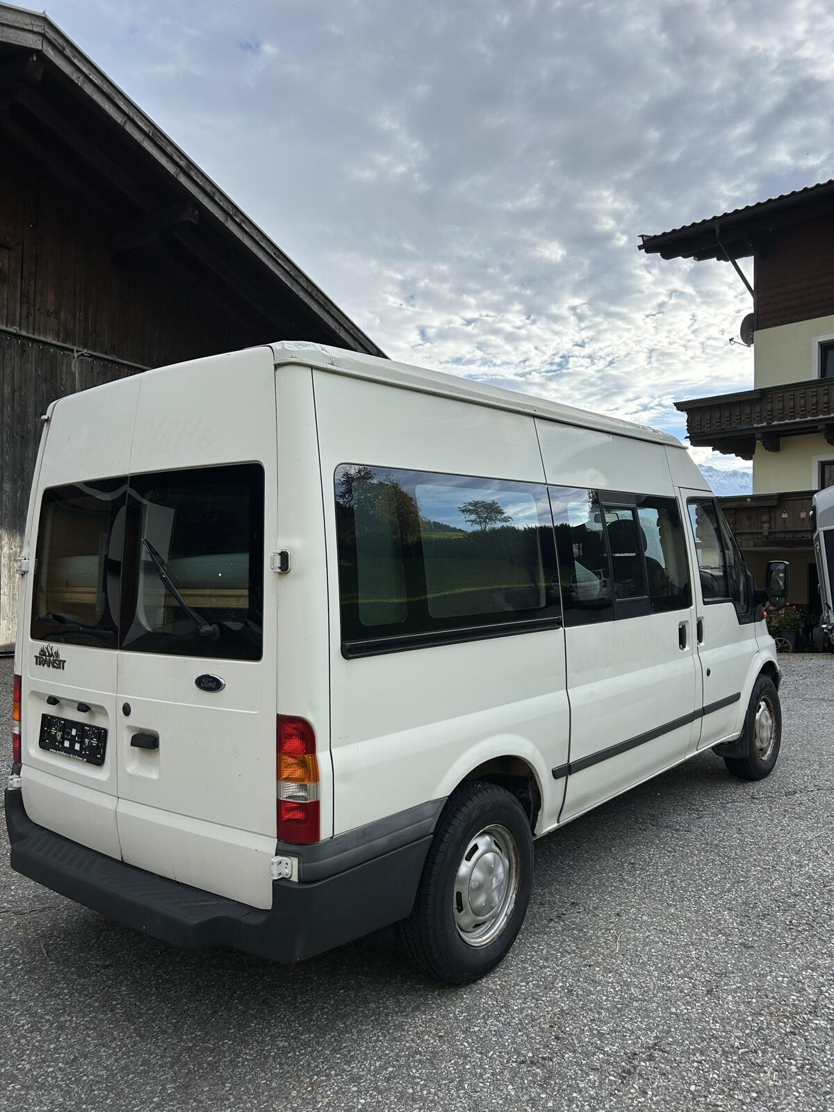 Ford Transit 330M 3