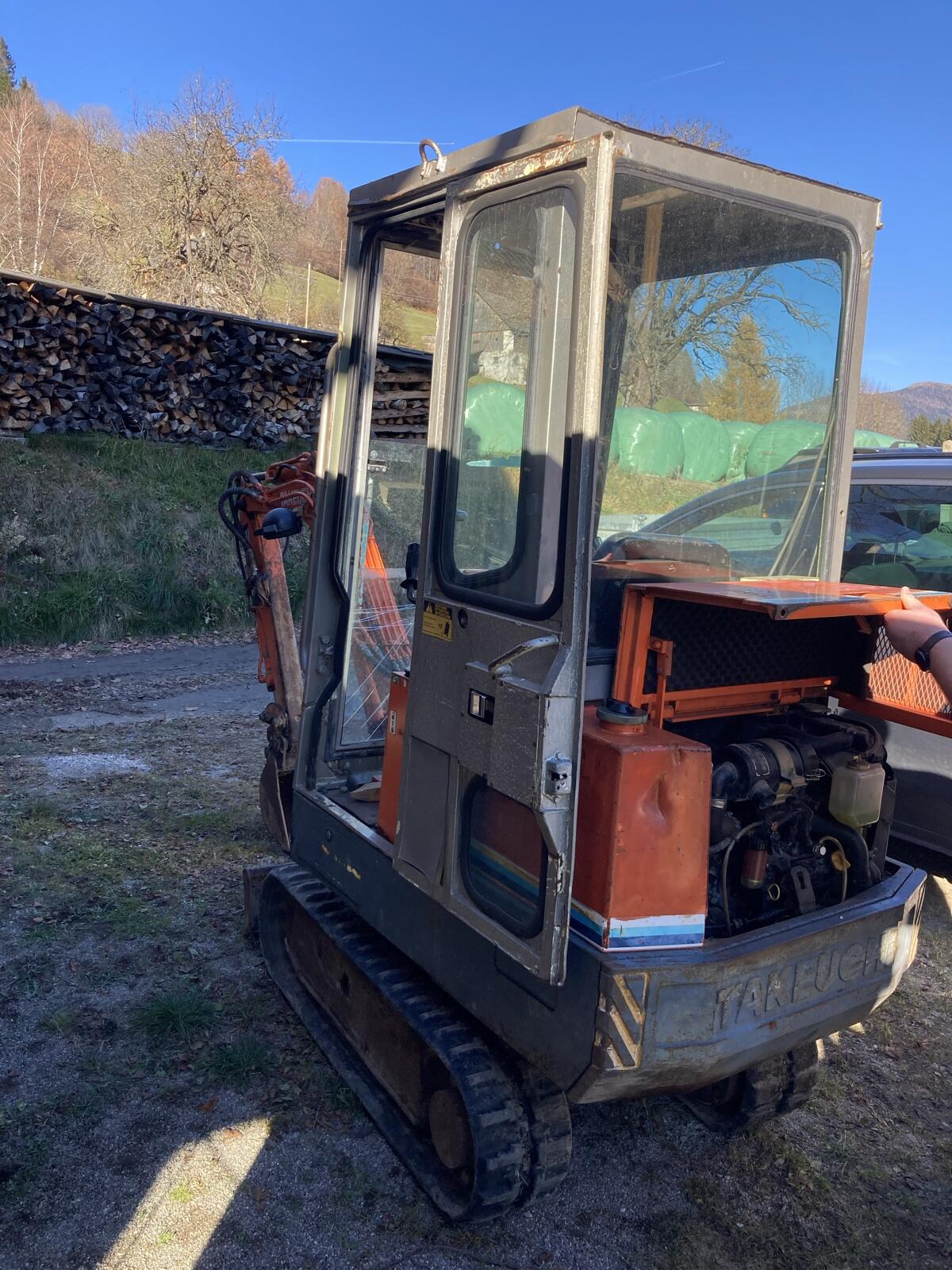 Takeuchi Bagger TB15a 2
