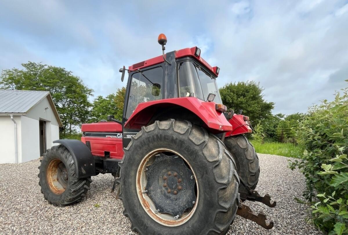Case International 1255 XL 3