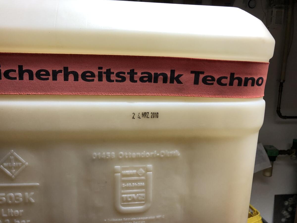Dieseltanks doppelwandig 2 Stk. 3