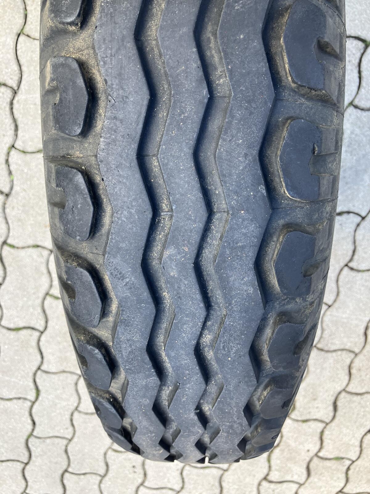 7.50-16 Anhängerreifen 2