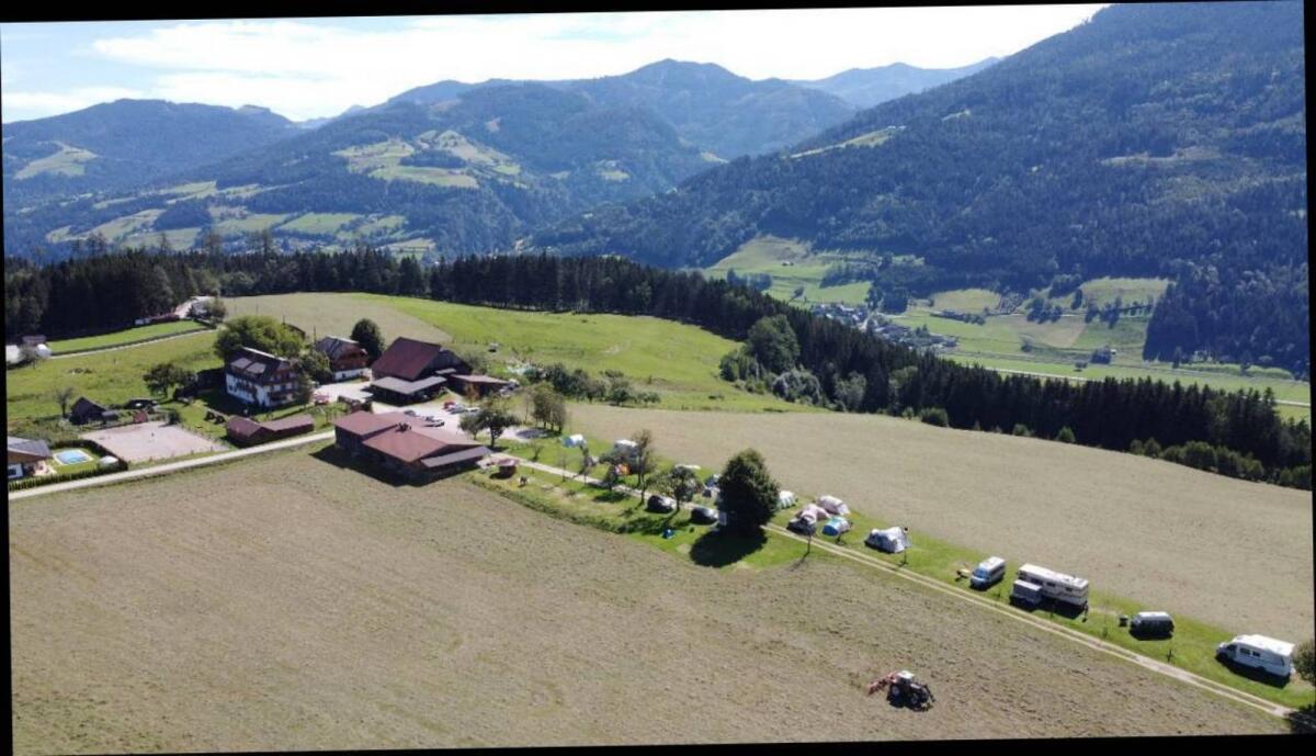 Heuballen 1