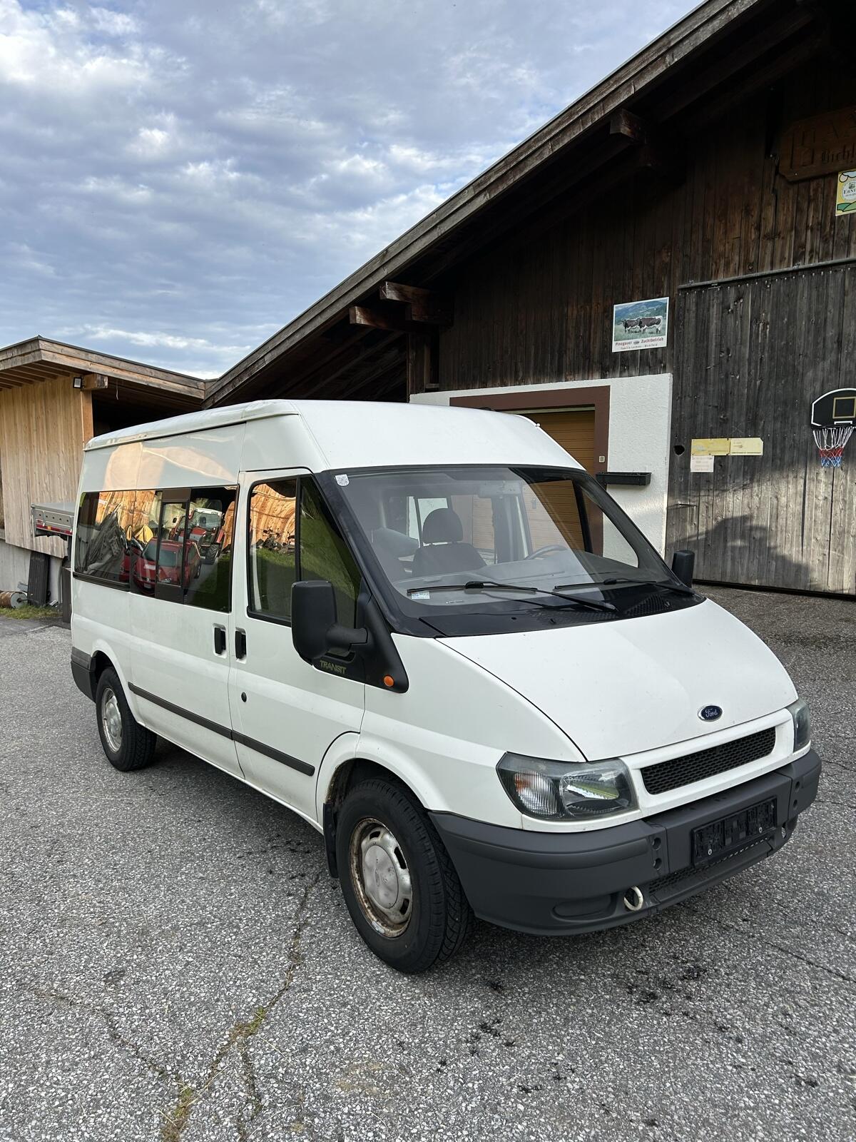 Ford Transit 330M 2