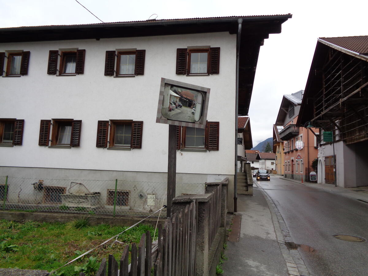 Verkaufe Grundstück mit Bauernhaus 3