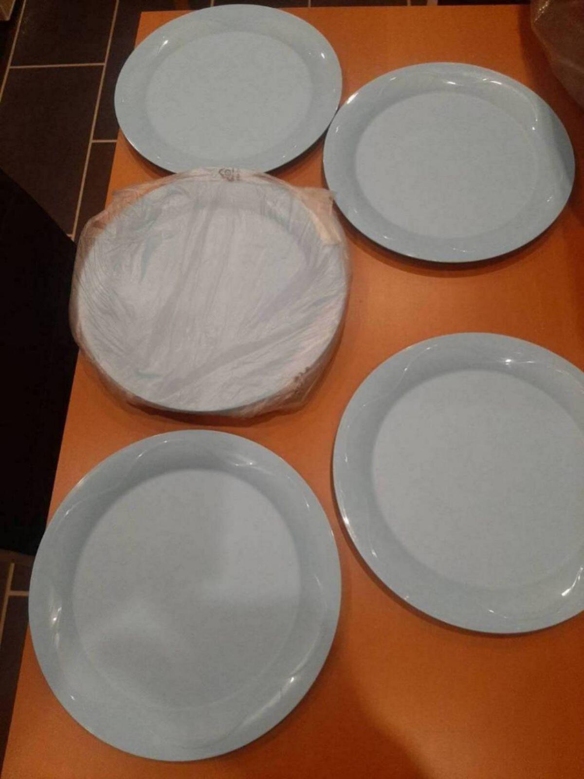 8 Tupperware Mediterrano Teller 1